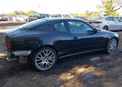 2004 Maserati Coupe Cambiocorsa/Gt z USA, uszkodzony, nr VIN ZAMBC38A240013882